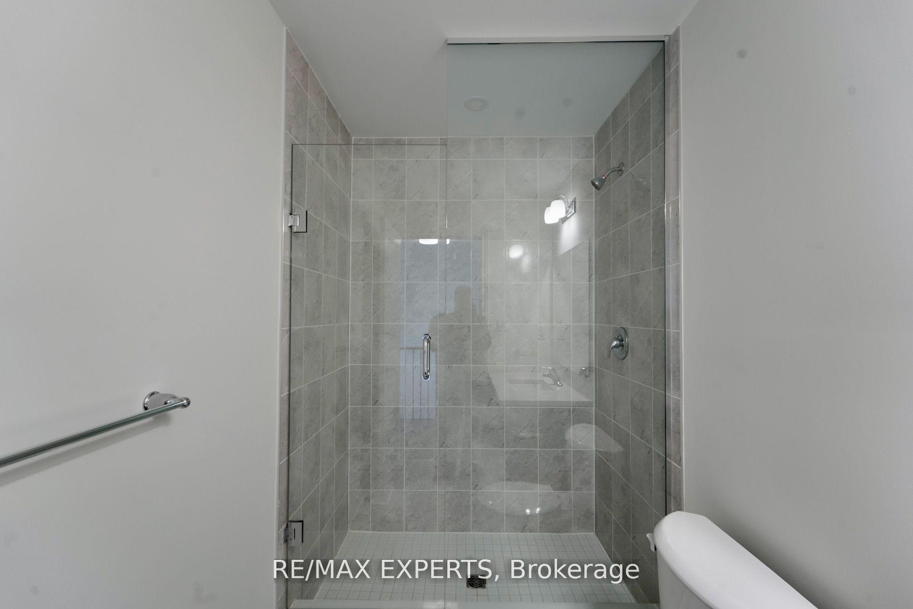 18 Mayapple St