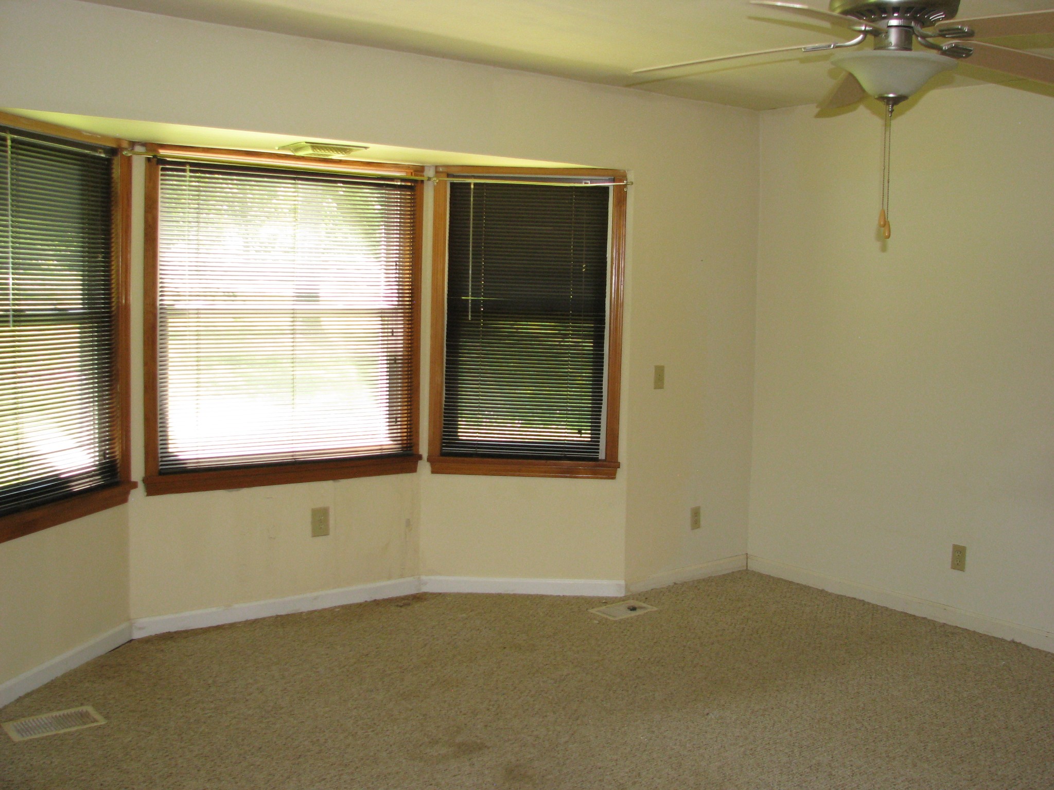 1419 Dyer Rd