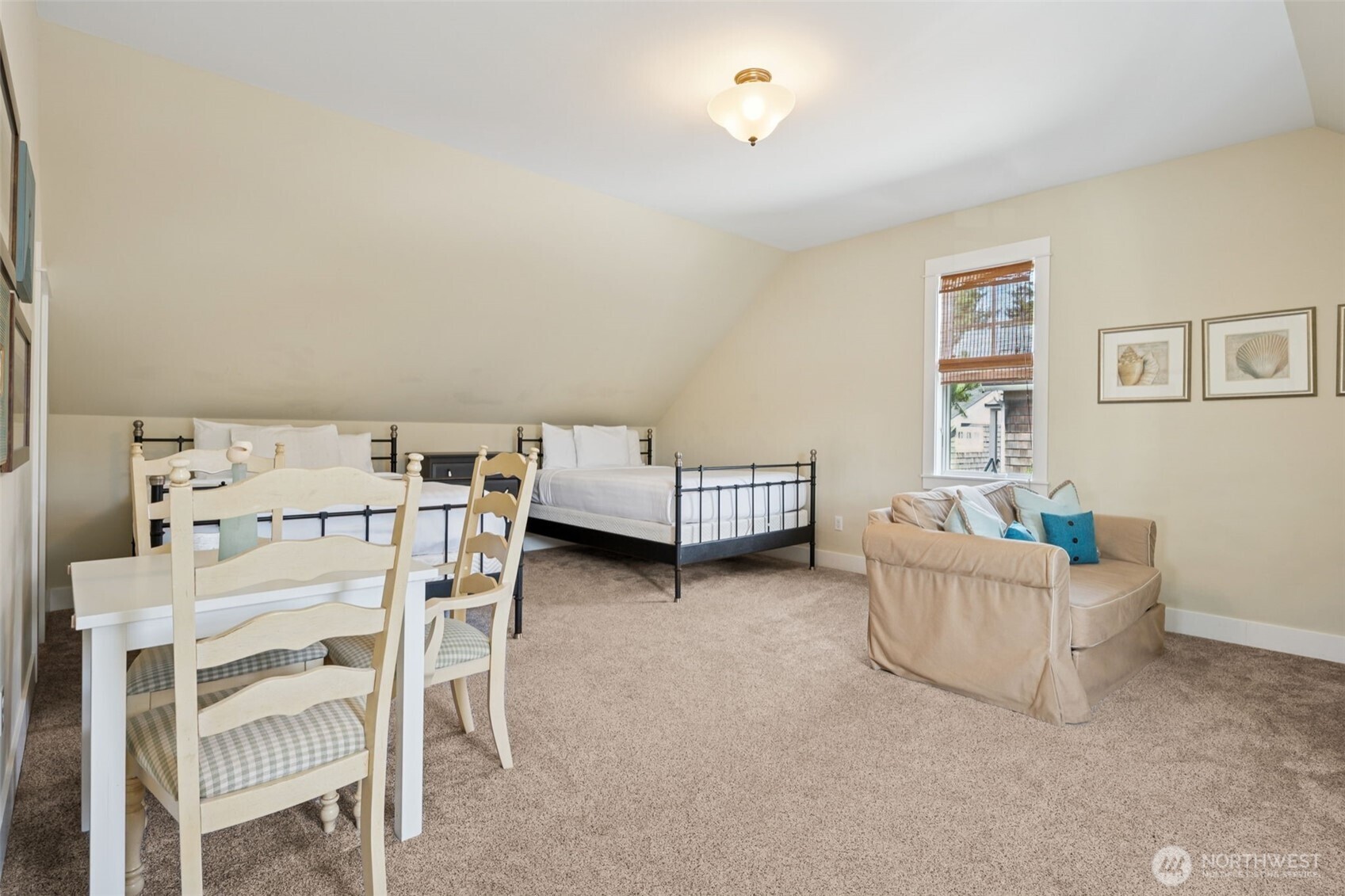 21 N Glen Lane