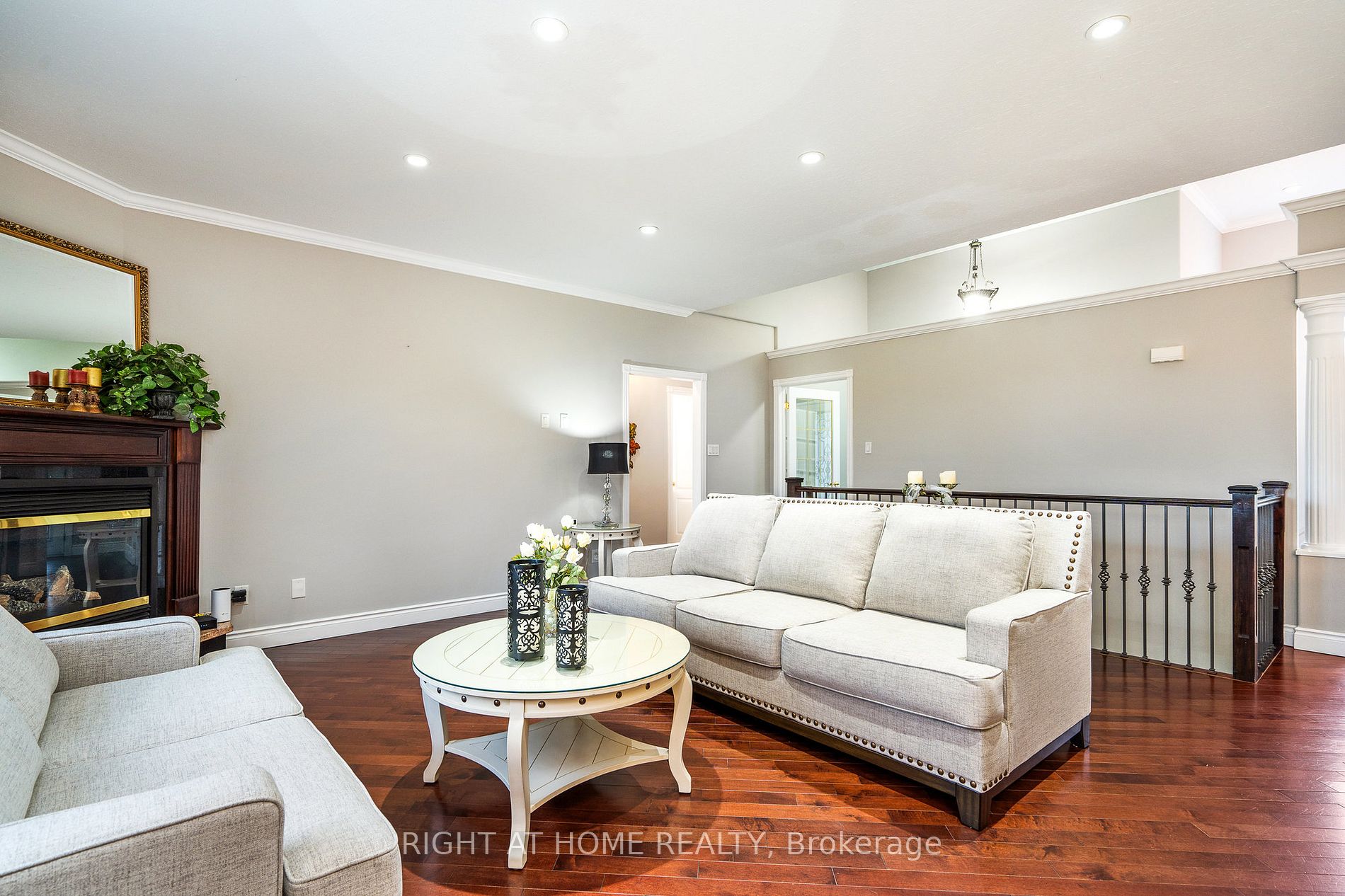 16 Deanna Dr