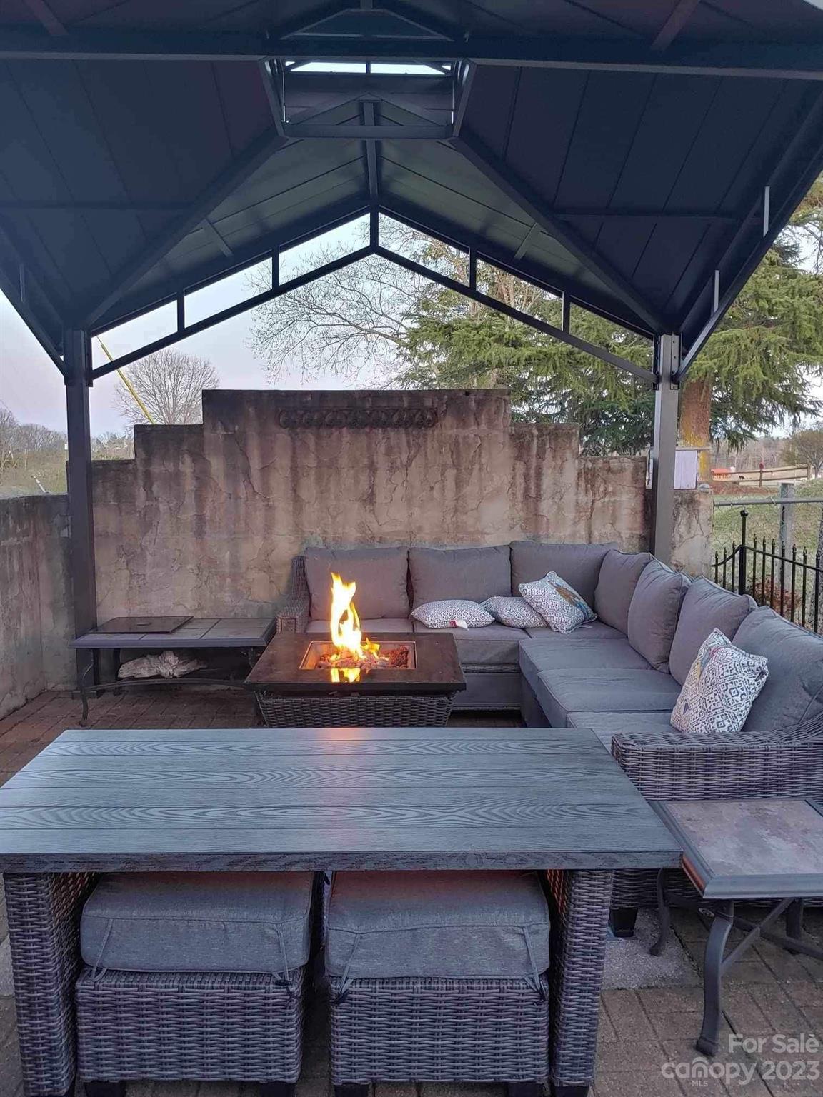 4532 Horseshoe Bend Road