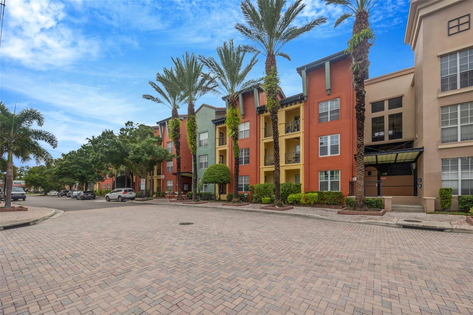 2320 W Azeele Street 317