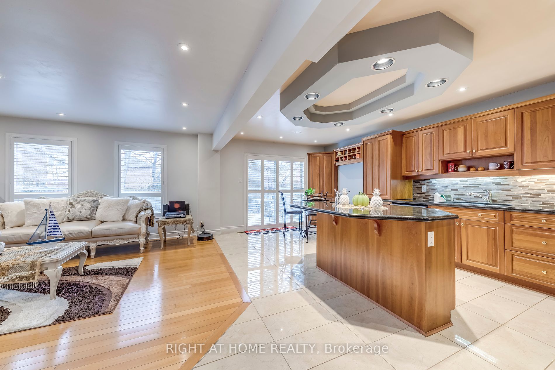 5832 Prairie Circ