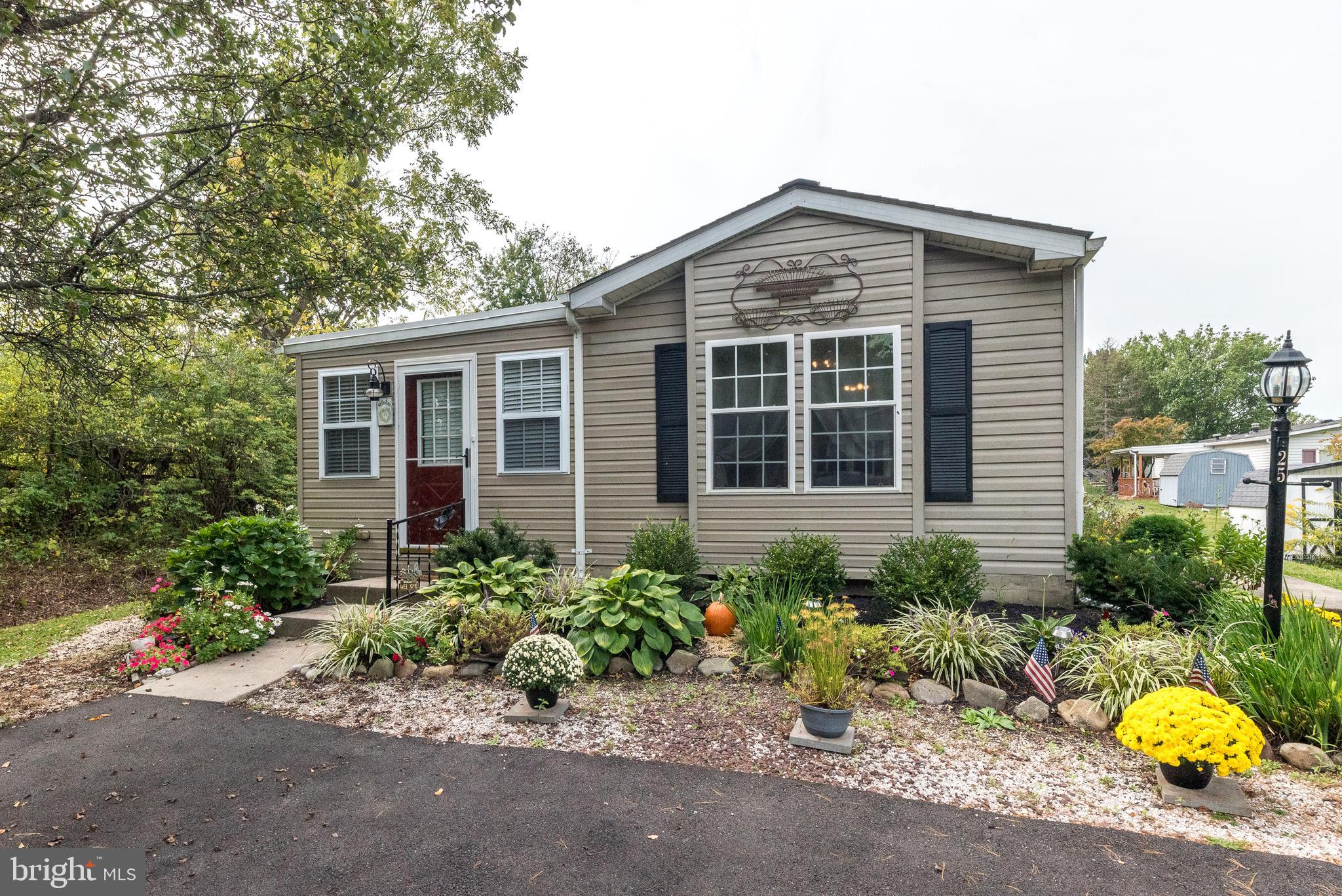 25 Chestnut Ct E  