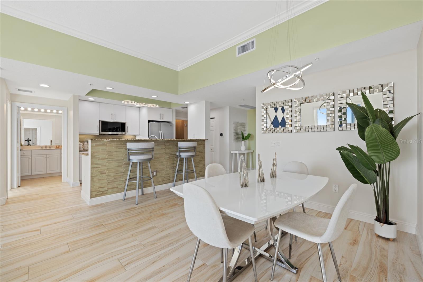 800 N Tamiami Trail 1512