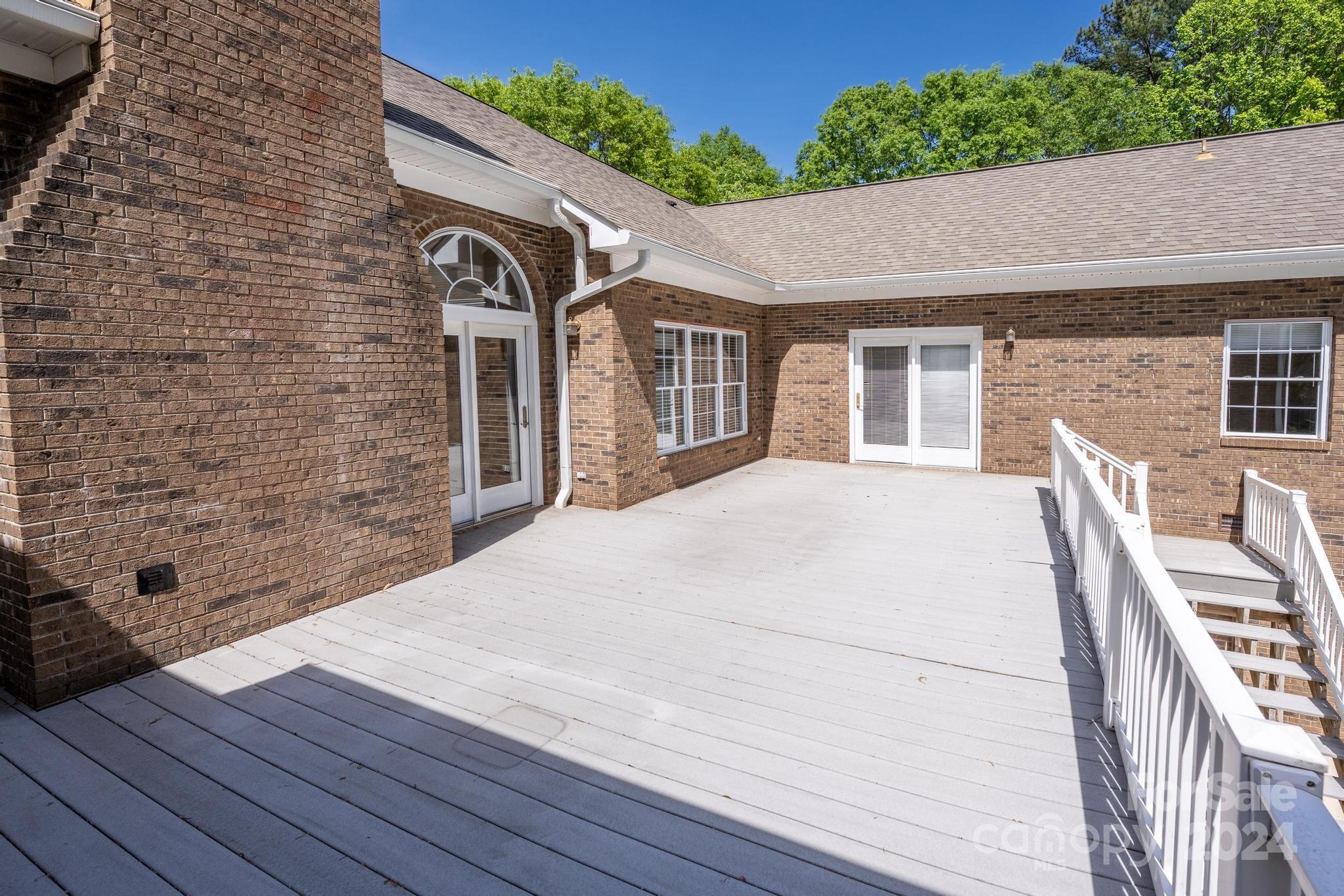 6730 Hawks Nest Lane