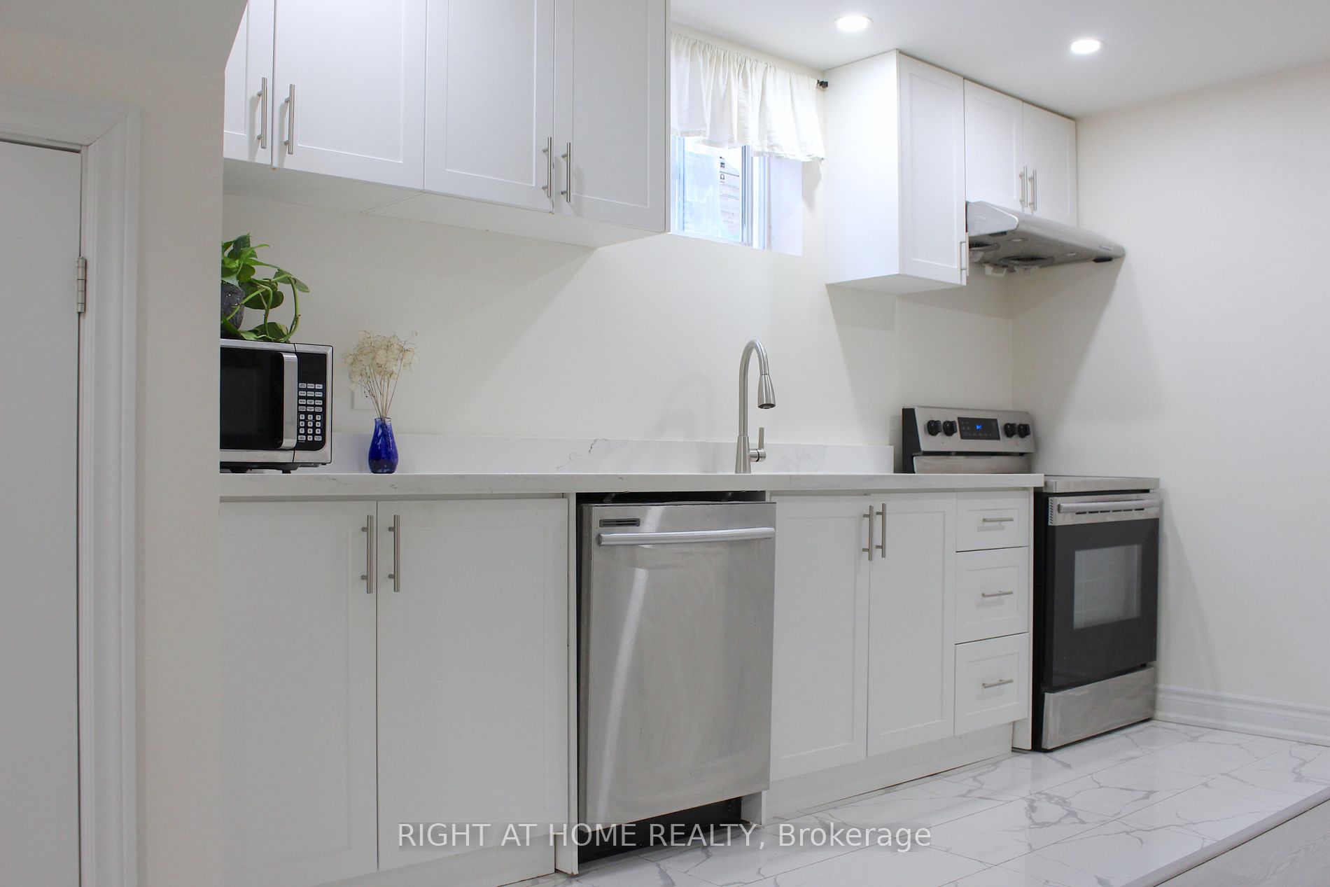 32 Clydesdale Dr Basement