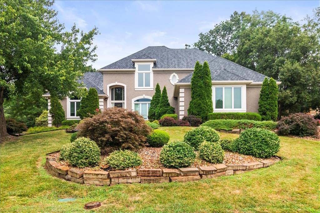 713 NE Dick Howser Court