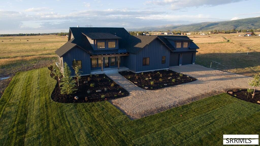758 Peak View Estate