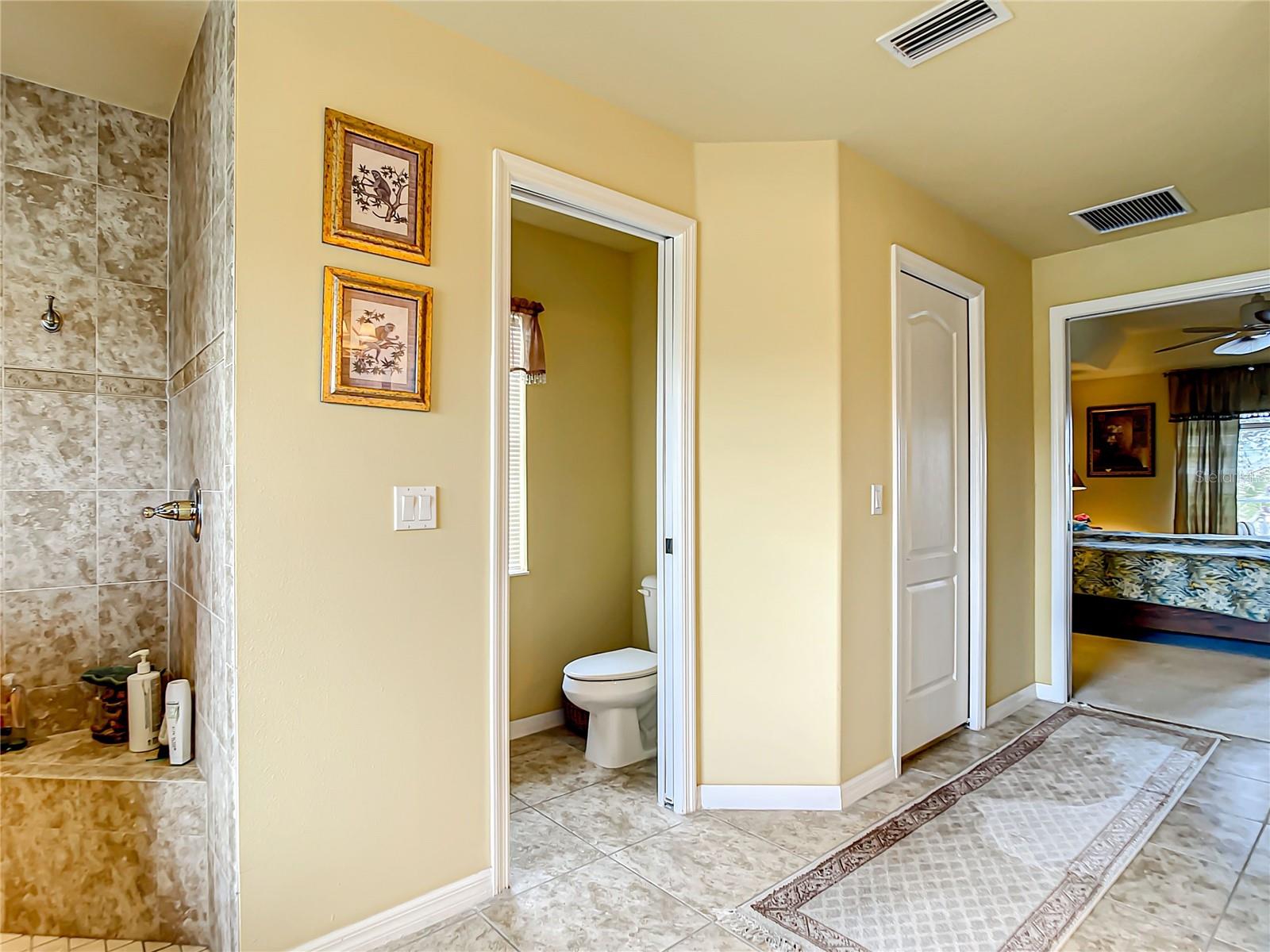 938 Boundary Boulevard