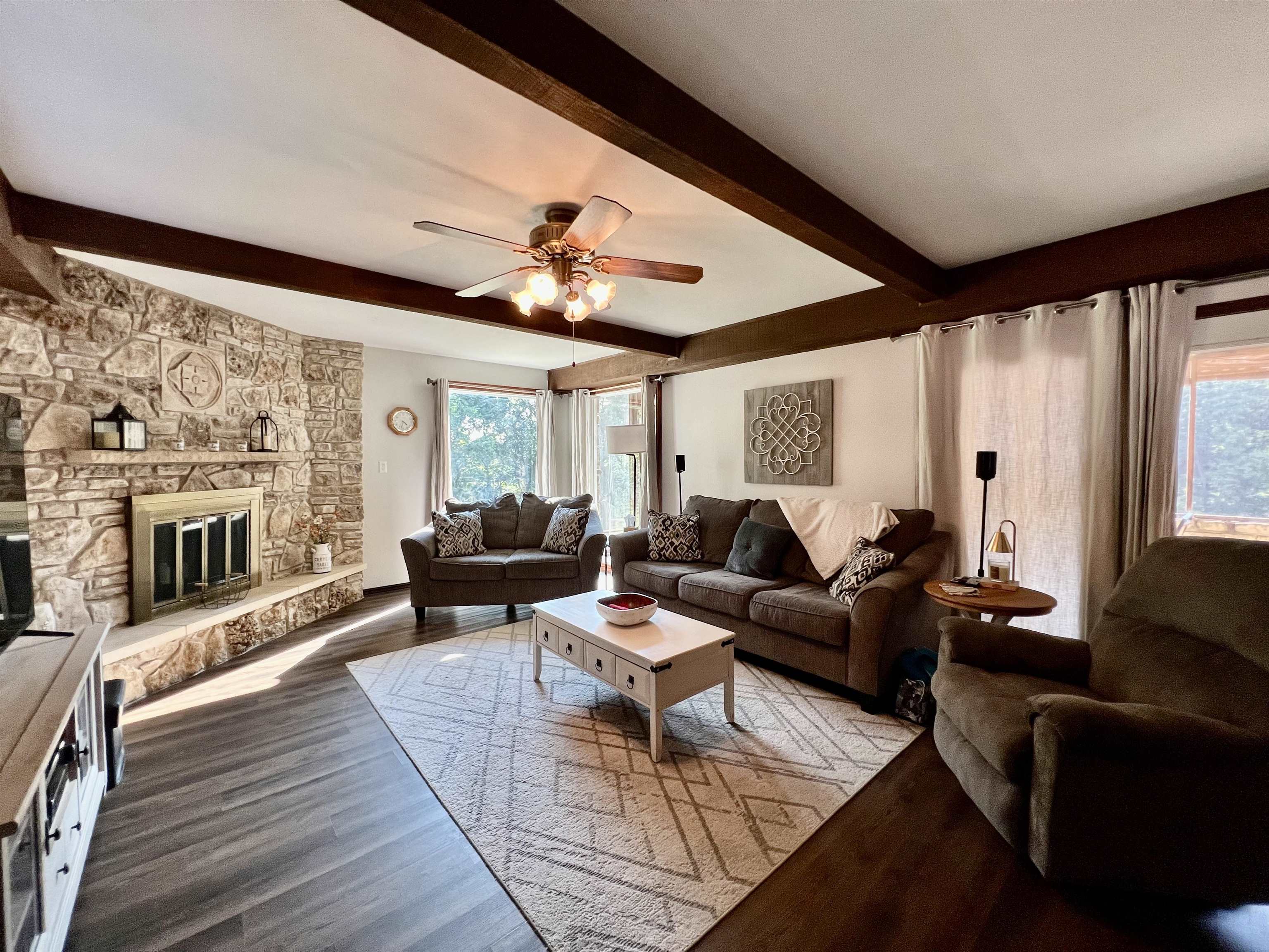 1402 E Madison