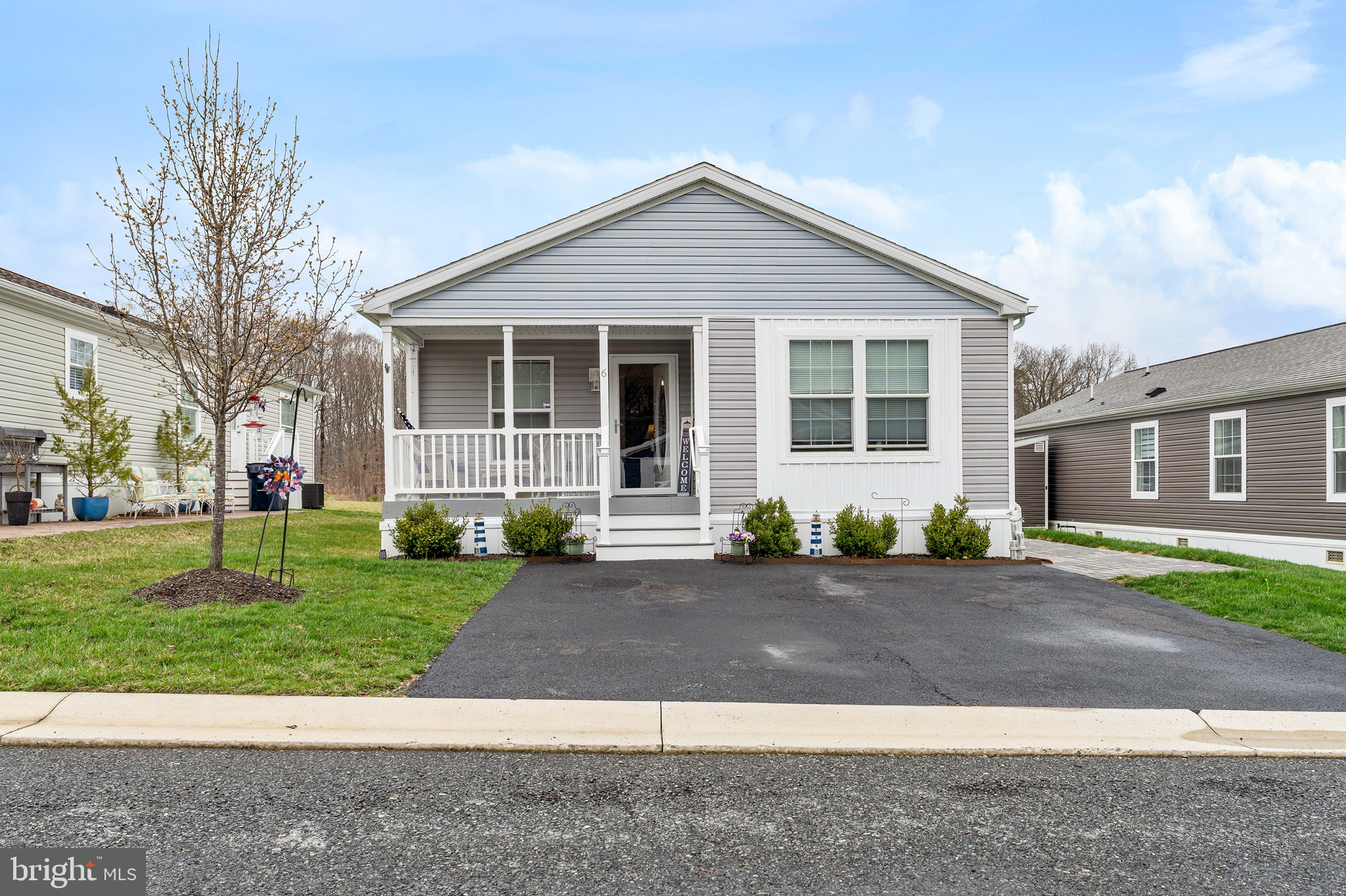 6 White Oak Dr  