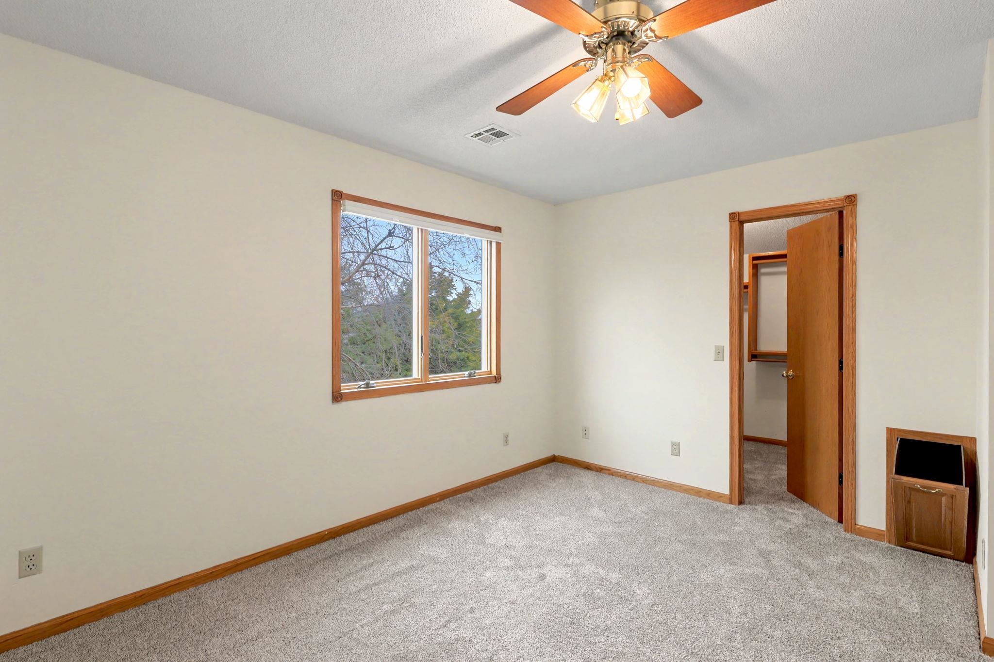 2318 N Cedar Downs Ln