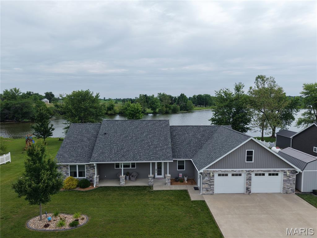 11214 W Lakeshore Drive