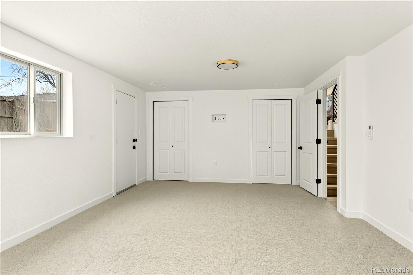 2429 S Leyden Street