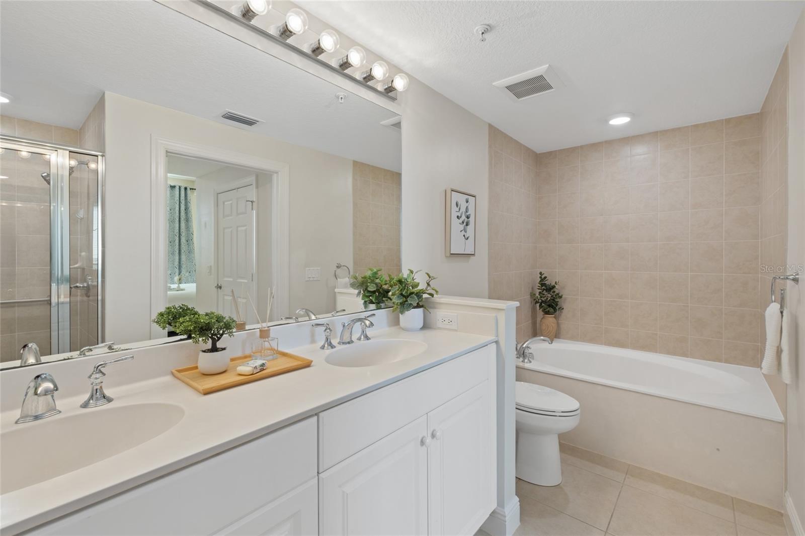 800 N Tamiami Trail 1512