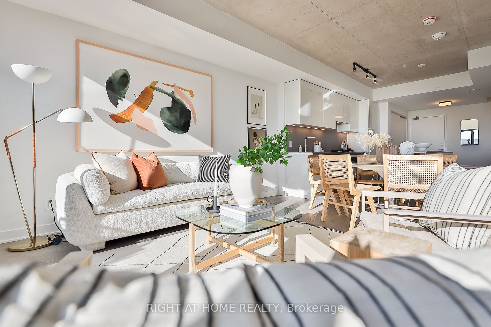 2720 W Dundas St 620