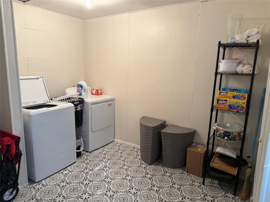 110 S Hickory Avenue