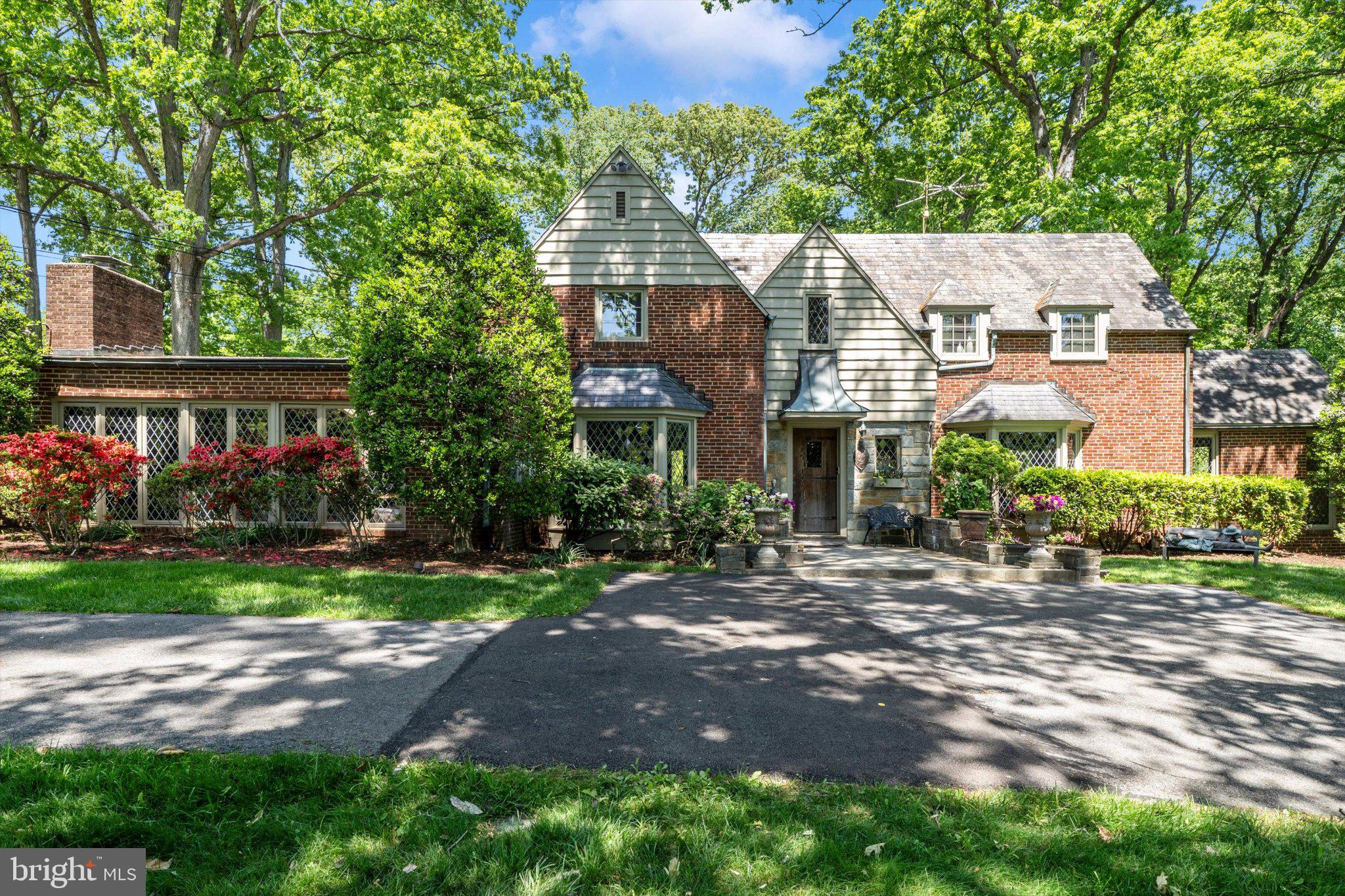 10601 Sweetbriar Parkway