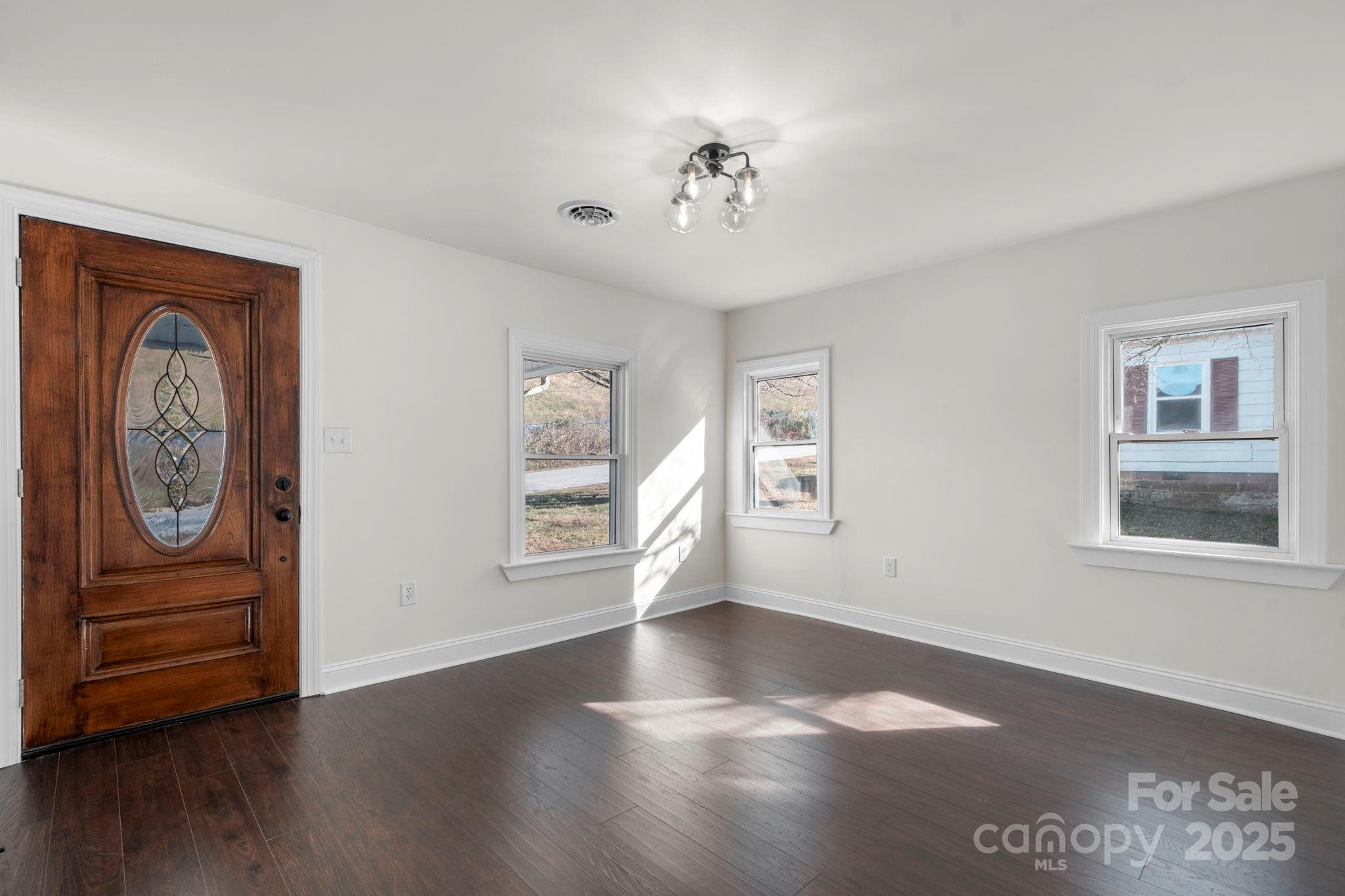 926 Fairview Drive SW