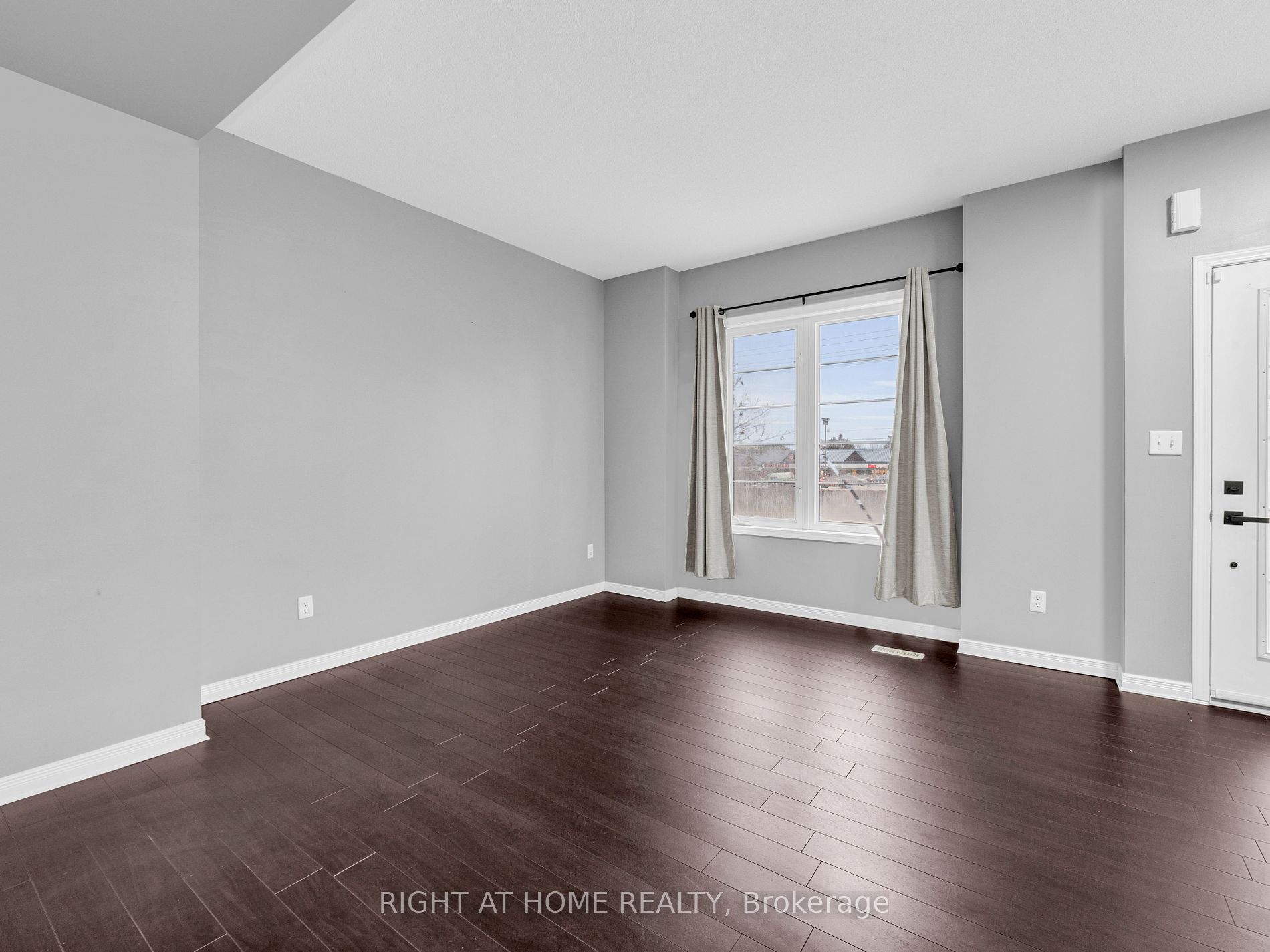 162 W Bayly St