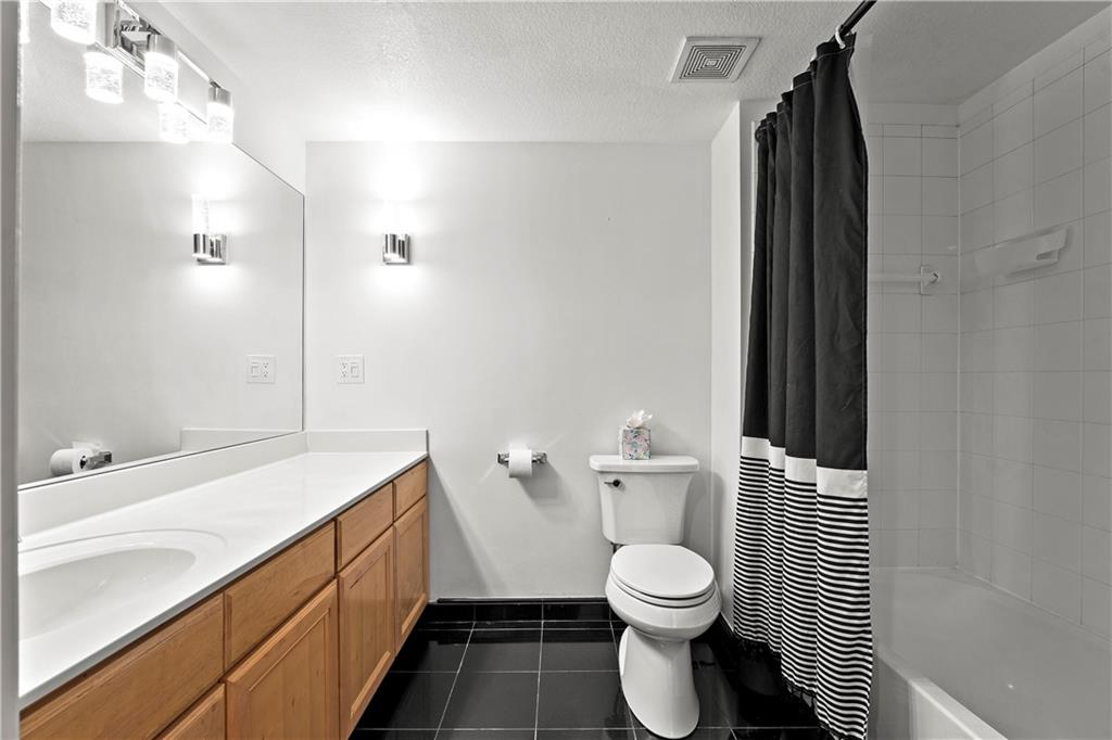 8000 N Drury Avenue 1B