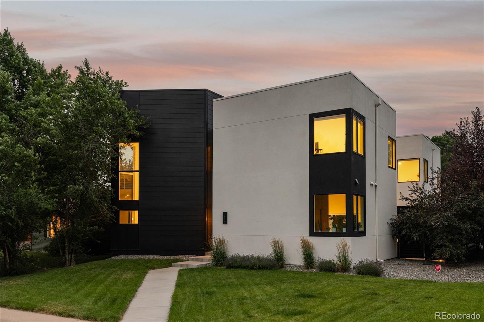 5916 S Sycamore Street