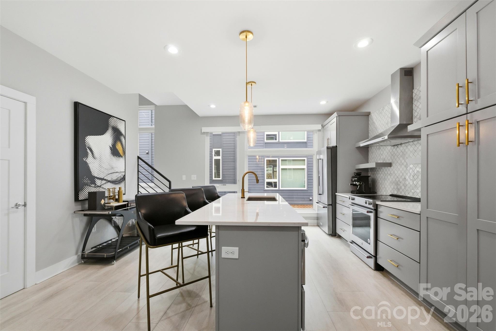 2712 Youngblood Street