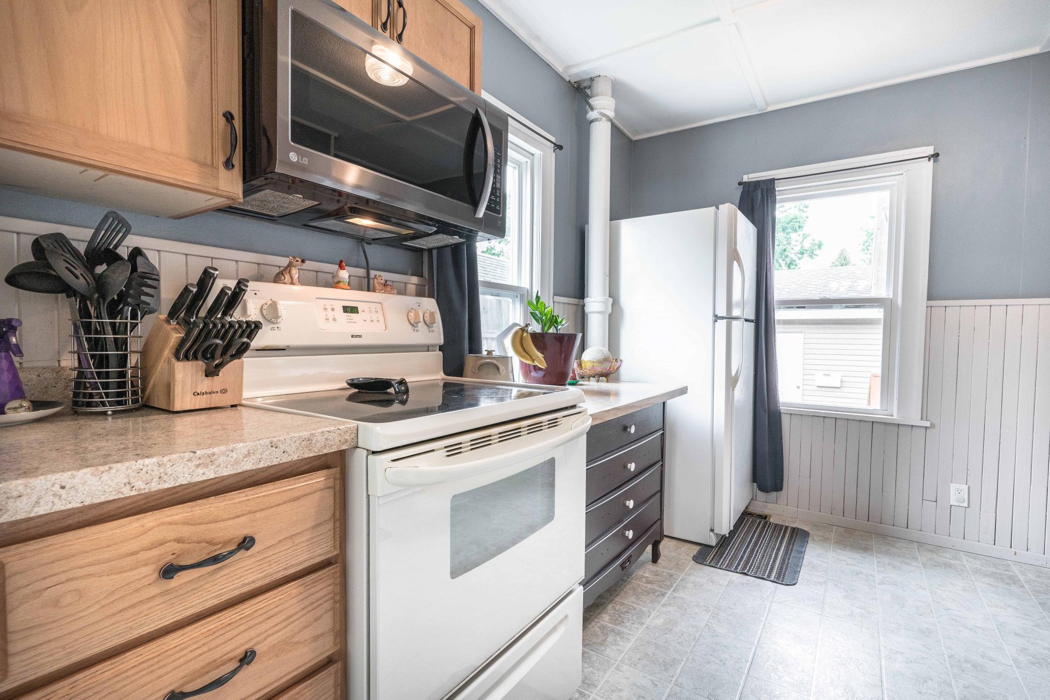 1121 N Cleveland Avenue