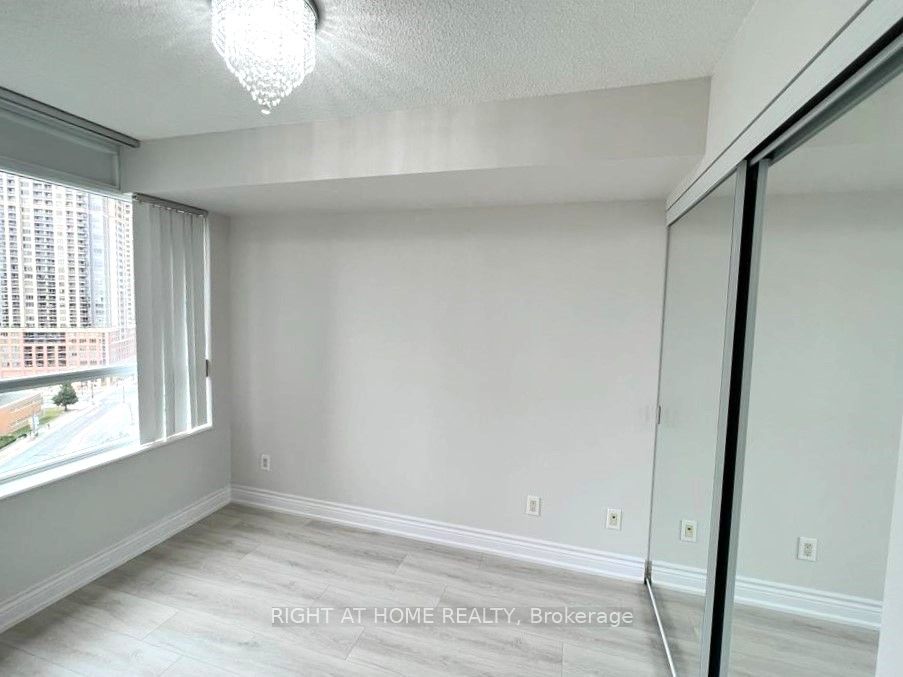 310 W Burnhamthorpe Rd 1401