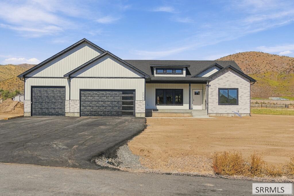 2464 Old Canyon Drive