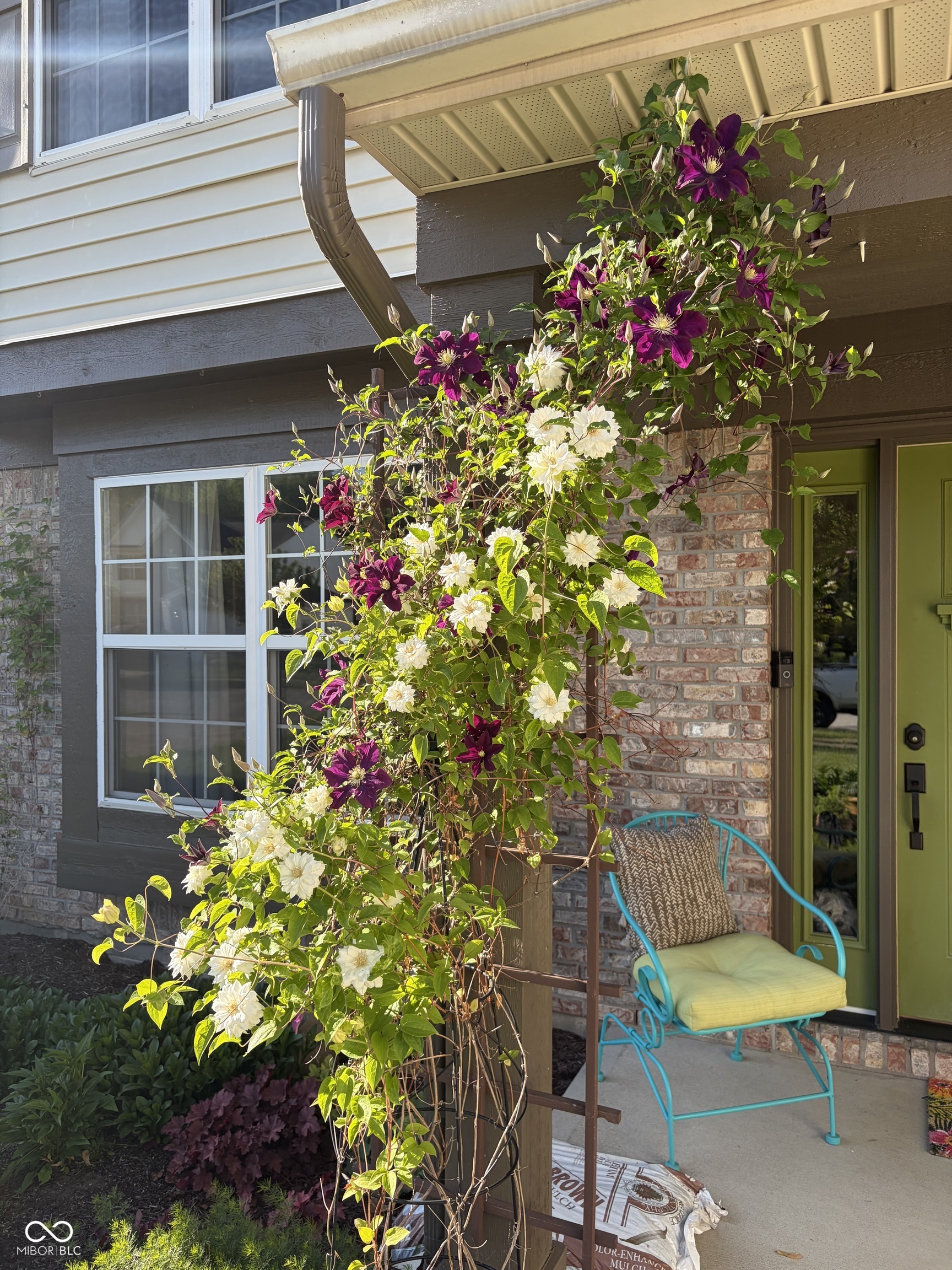 5752 Columbia Circle S