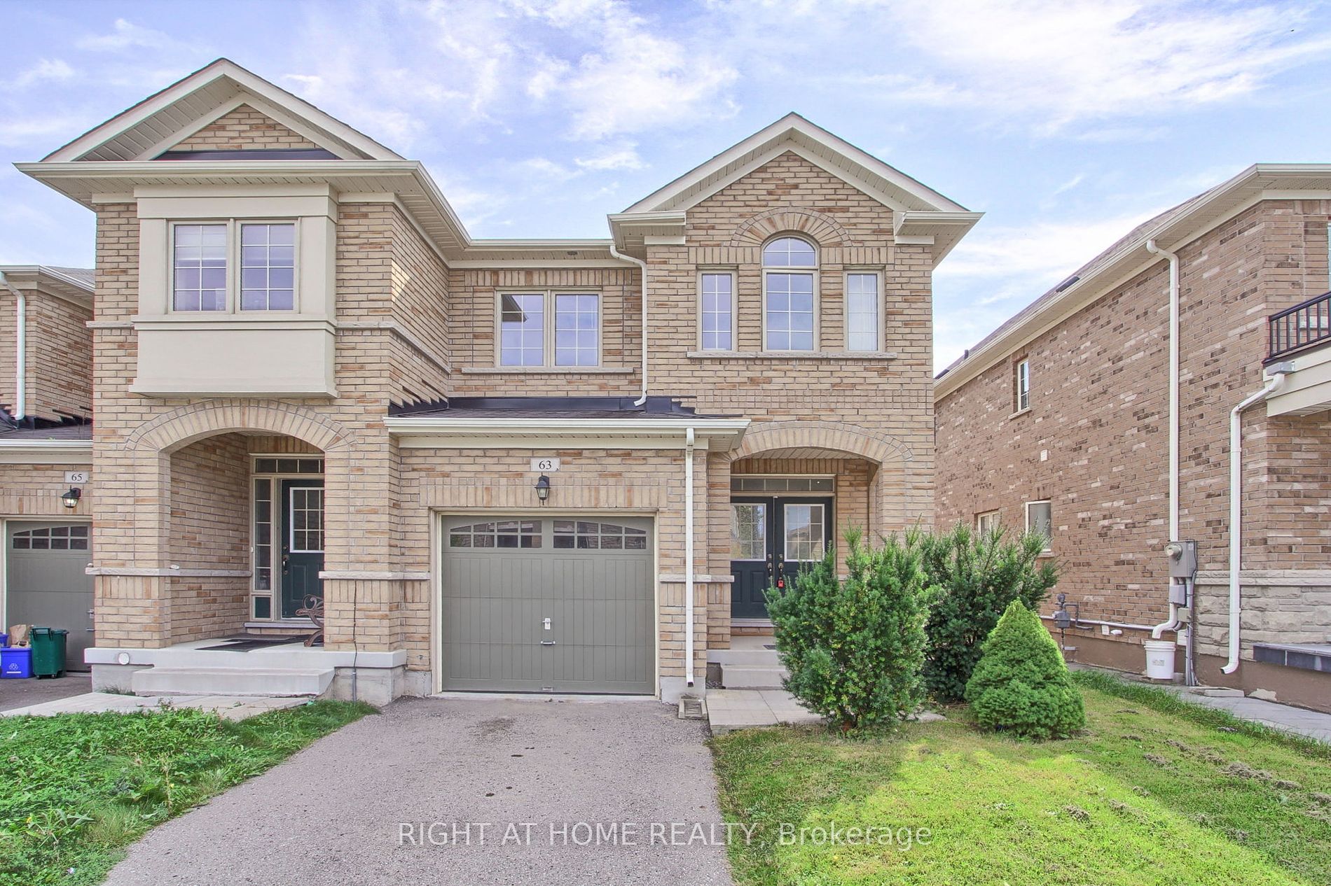 63 Paper Mills Cres