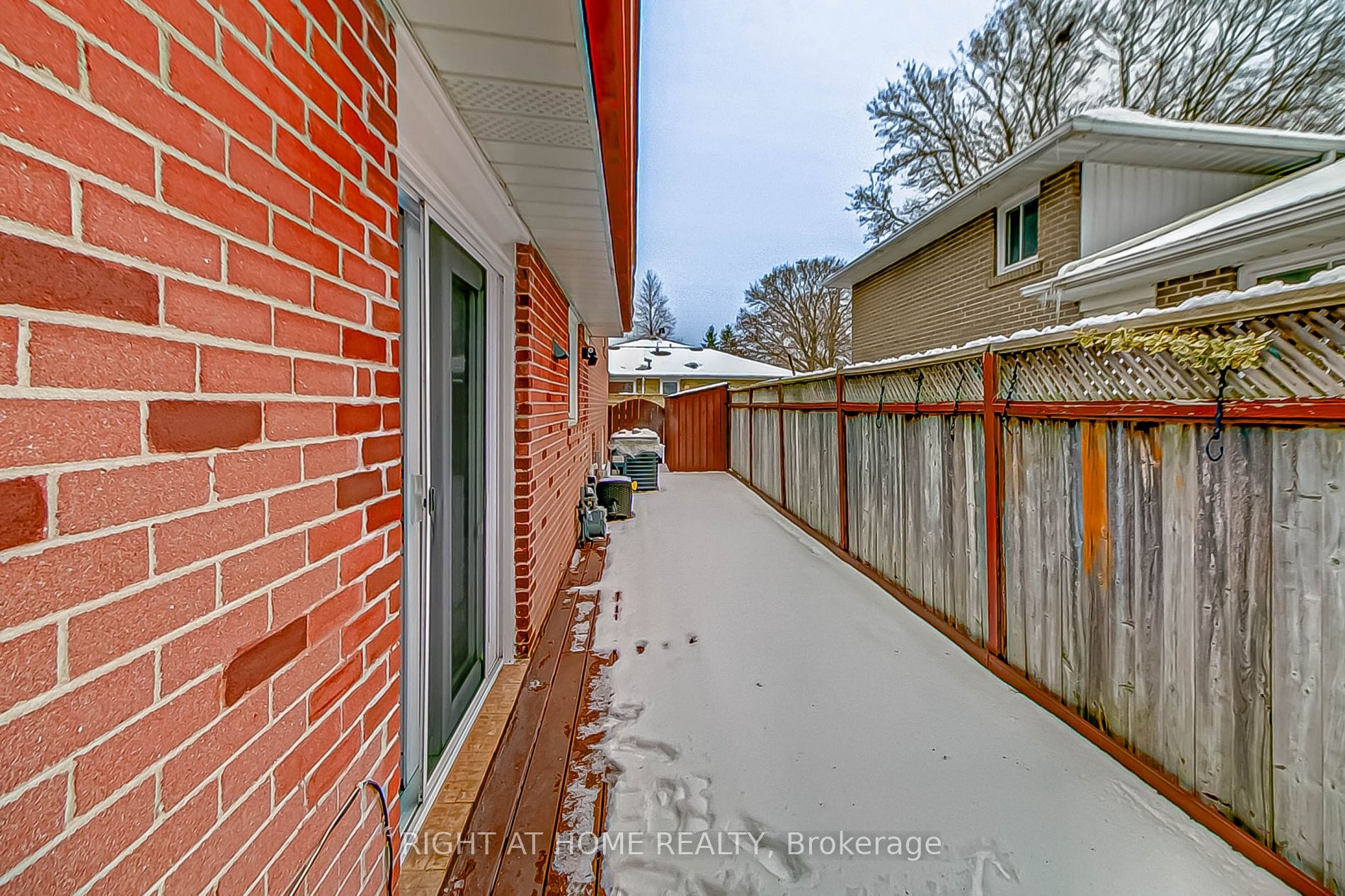 130 Cultra Sq