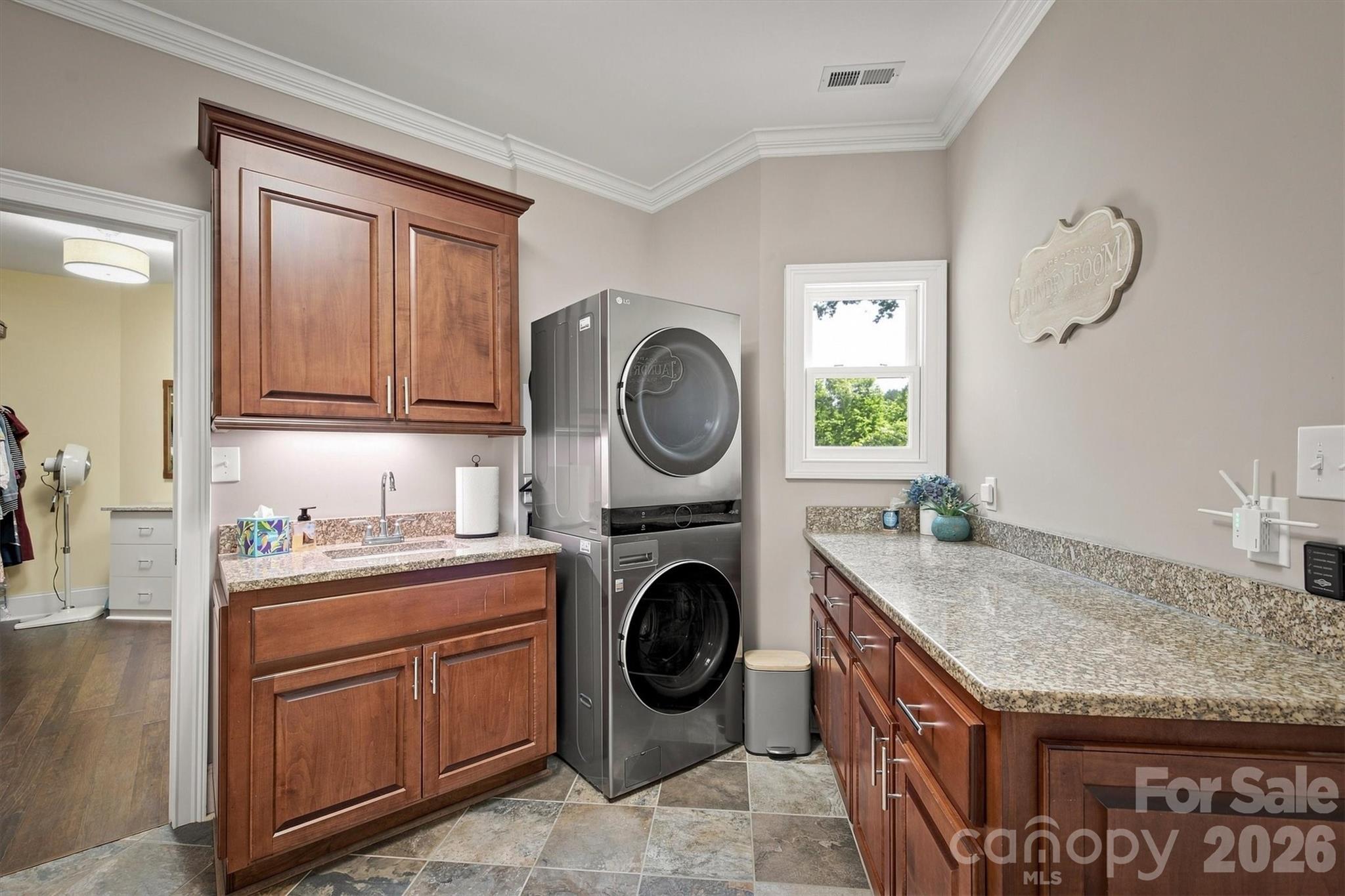 5504 Cedar Cove Way