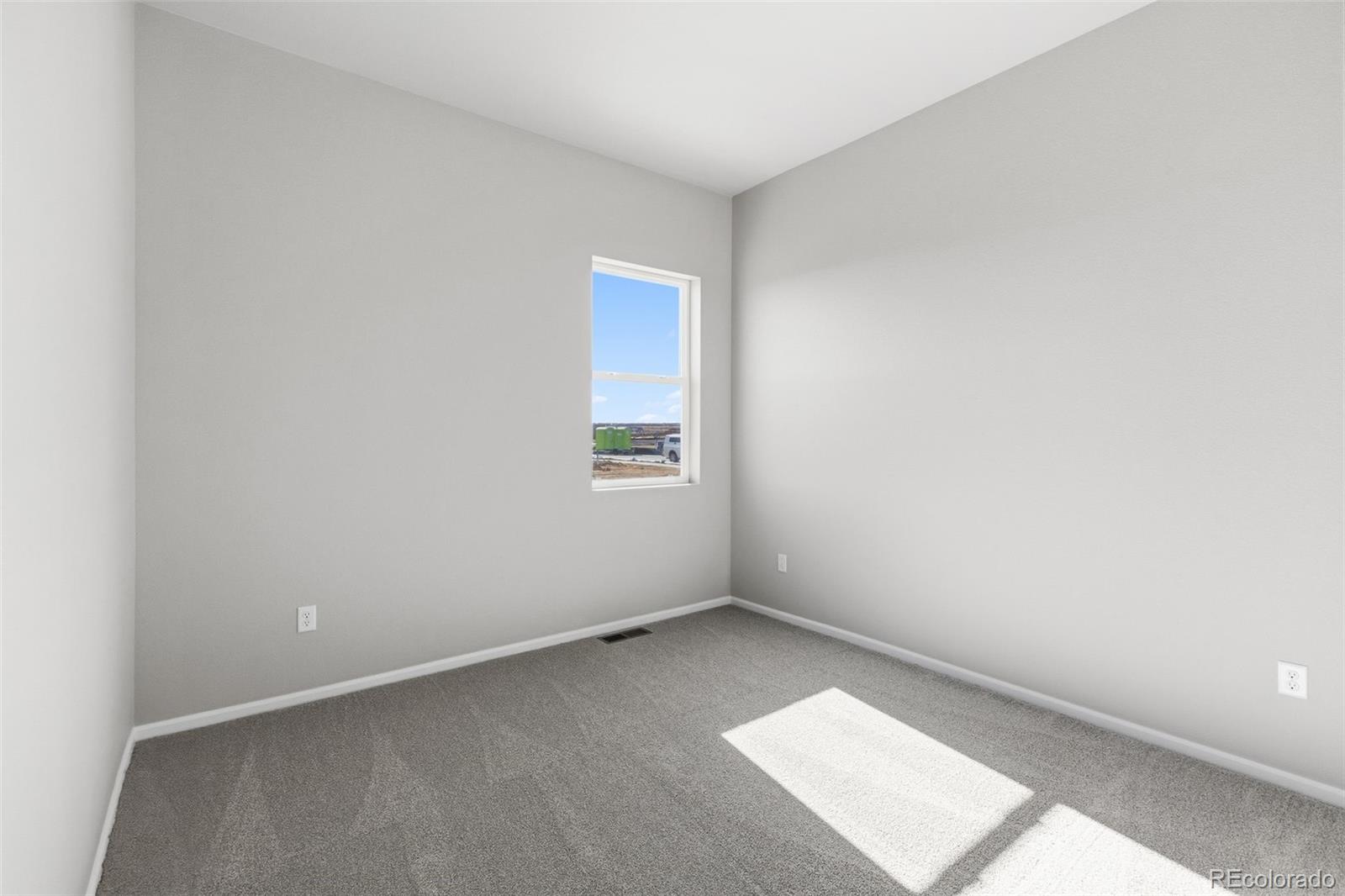 15330 Pontiac Street