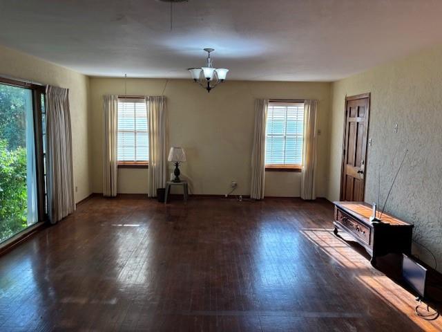 409 E Tarrant Road