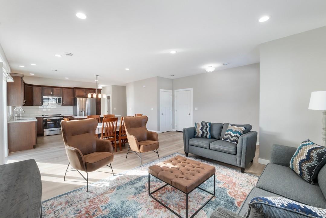 812 Parkside Lane