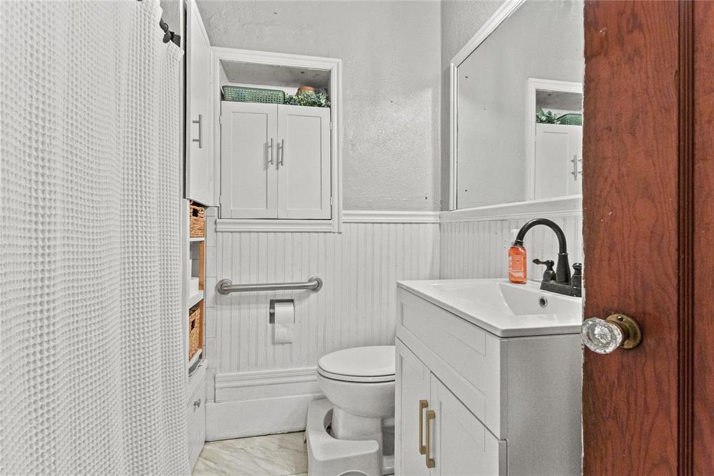 588 N Arapaho Avenue