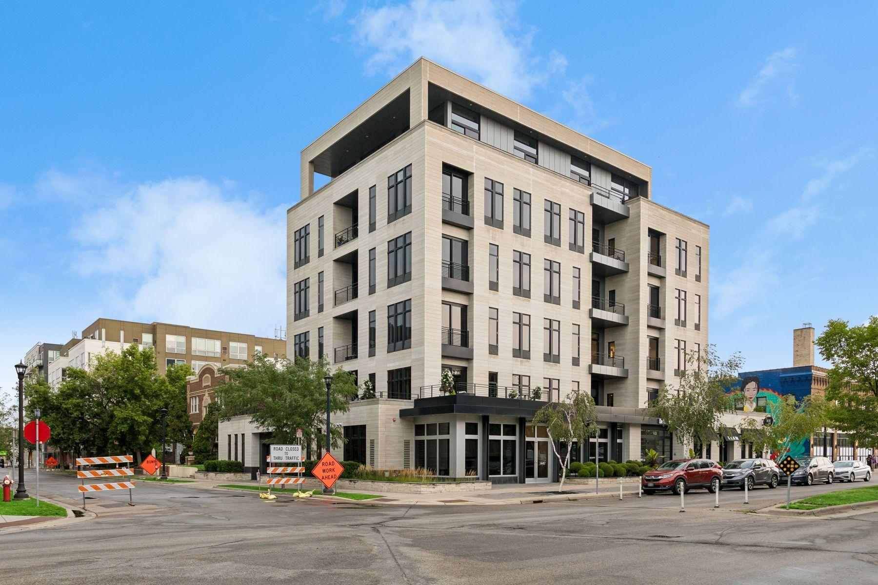 3041 Holmes Avenue S 302