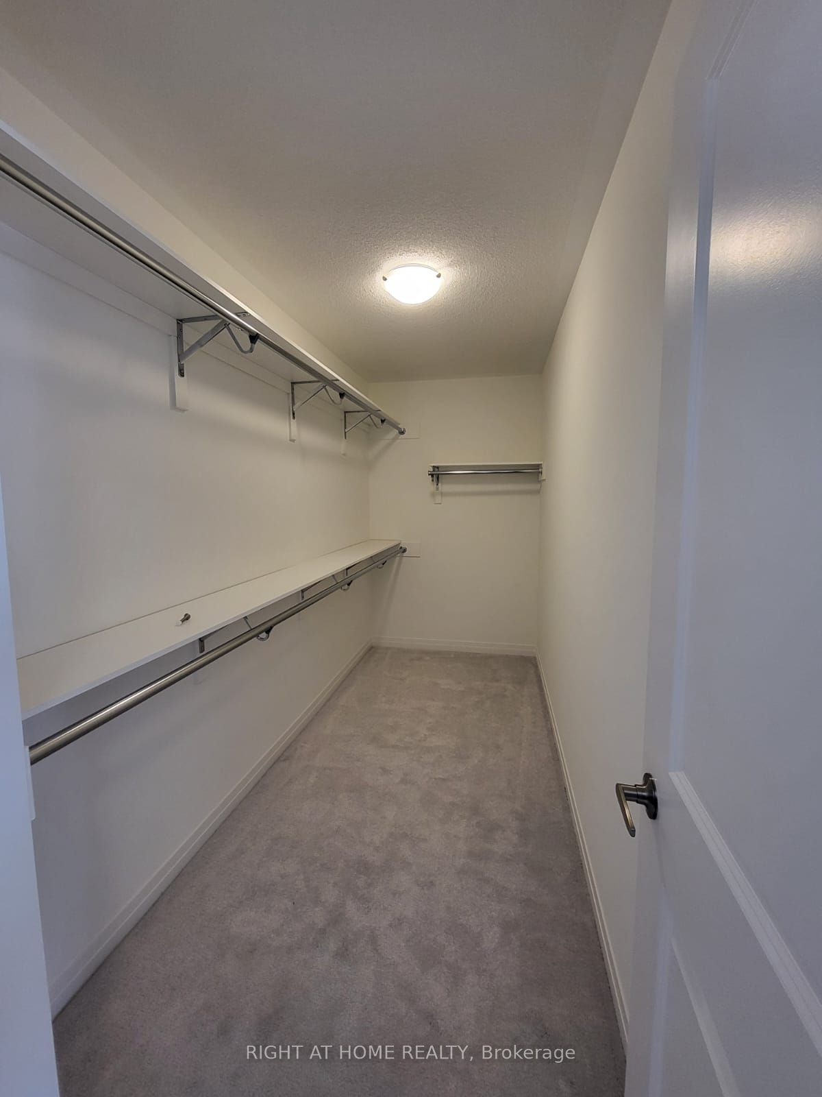 34 Copperhill Hts