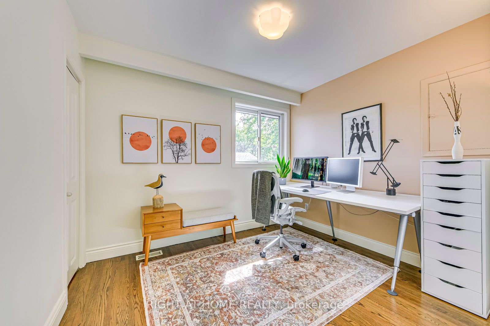 1306 Napier Cres