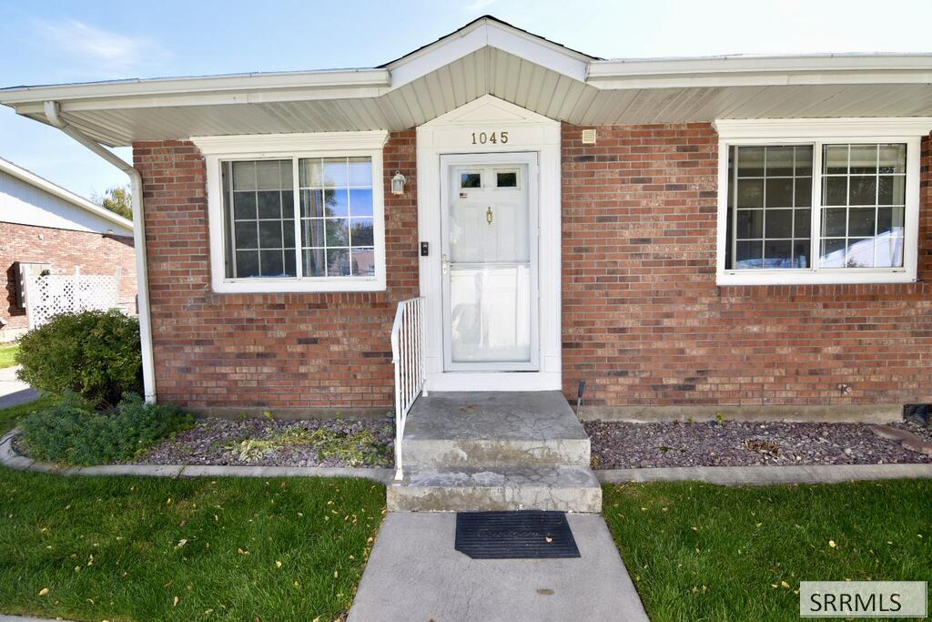 1045 Canal