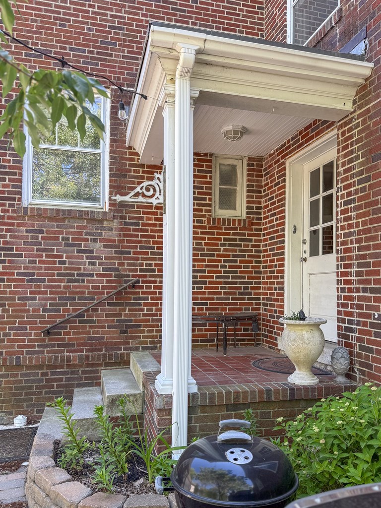 212 Bay Ave 9A