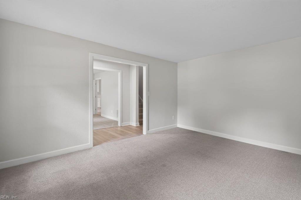 112 W Rexford Drive