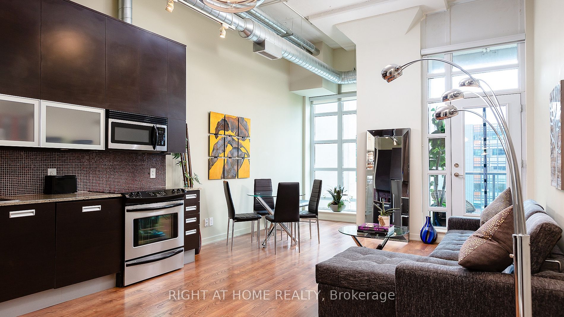 380 Macpherson Ave 314