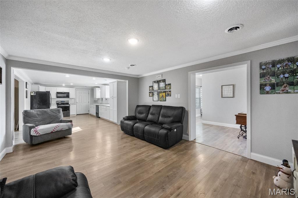 10179 Vine Road