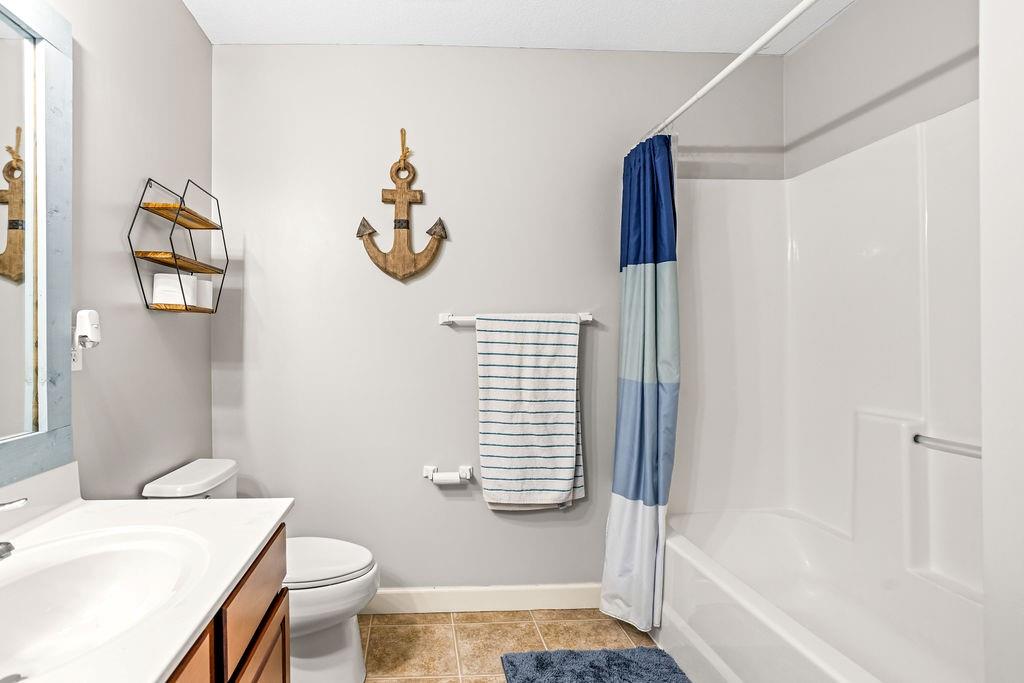 9709 N Farley Avenue