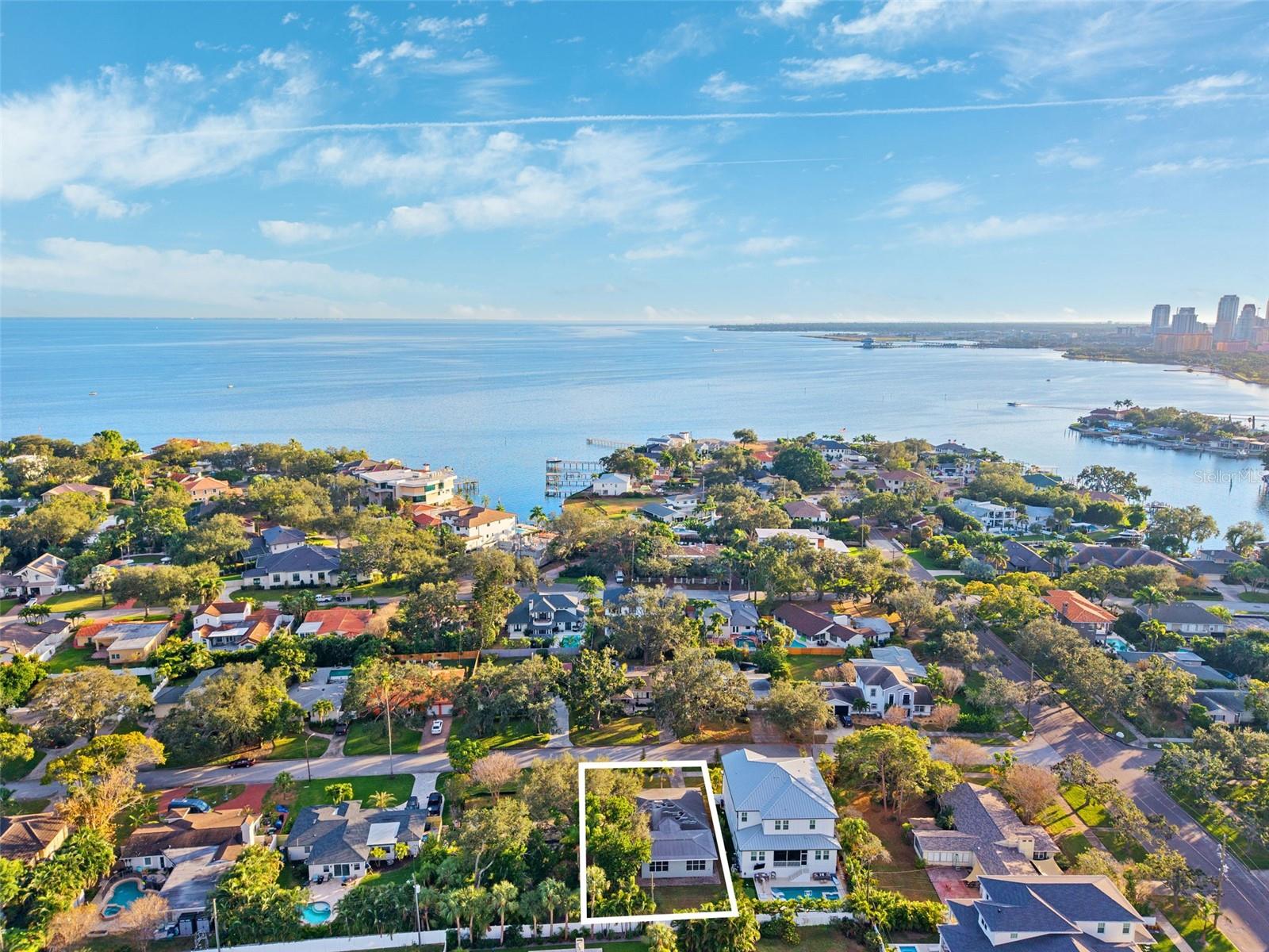 218 Catalan Boulevard NE