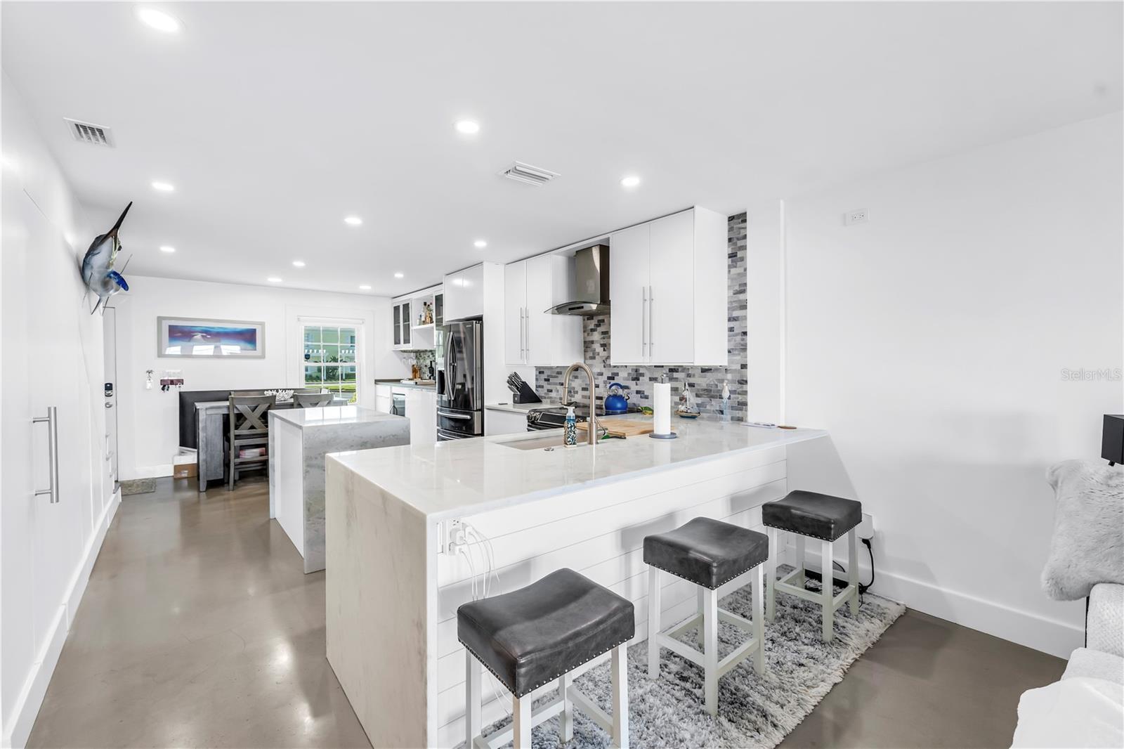 4982 Coquina Key Drive SE